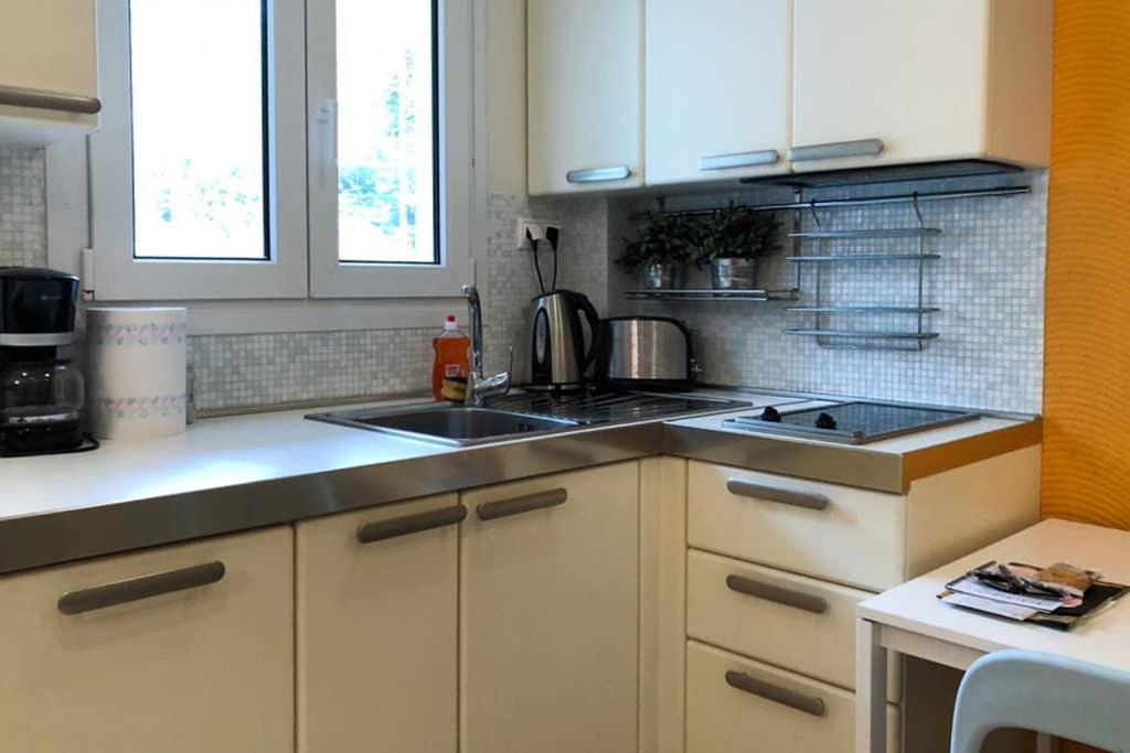 Cozy Studio Near The Beach Nea Iraklitsa ภายนอก รูปภาพ